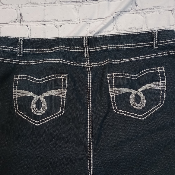 Cato Straight Leg Dark Wash Faux Pocket Jeans Women's Size 24W - Picture 3 of 5